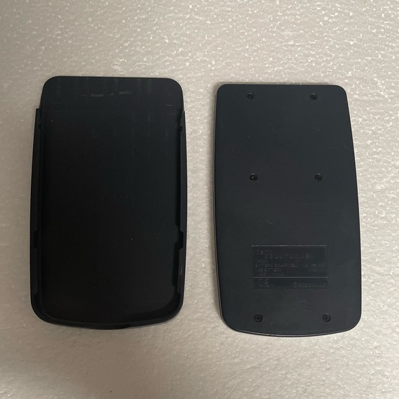 EUC TS 350 Tech Solutions 8 Digit Dual Power Calculator with a Case Cover - Picture 4 of 8